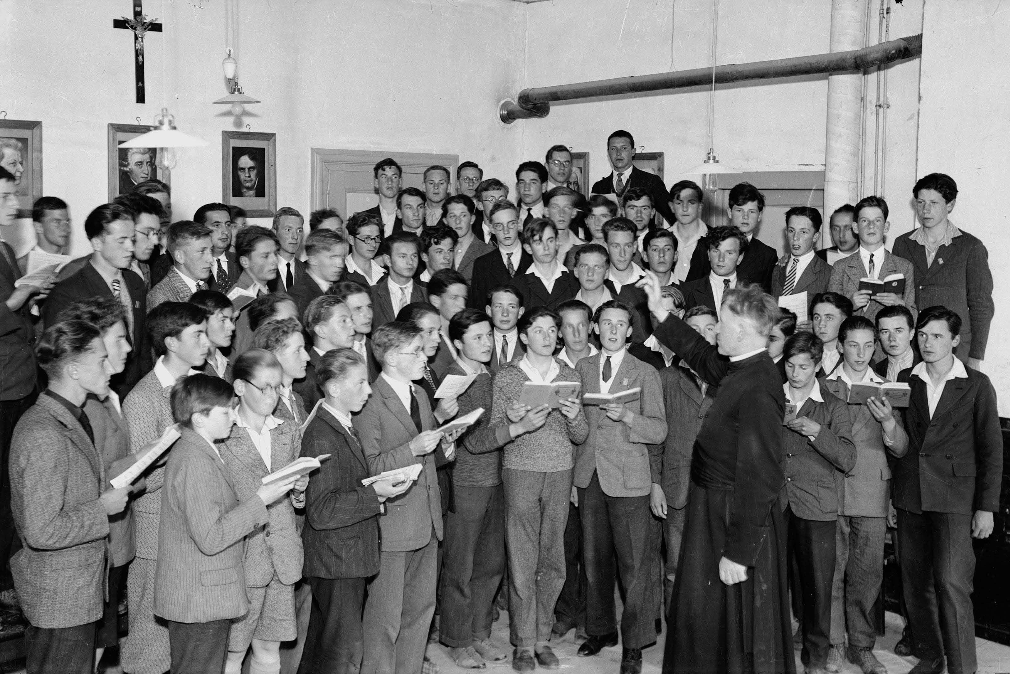 Joseph Bovet e ses scolars, seminari d'Hauterive – enturn il 1935 © Glasson/Musée gruérien, Bulle