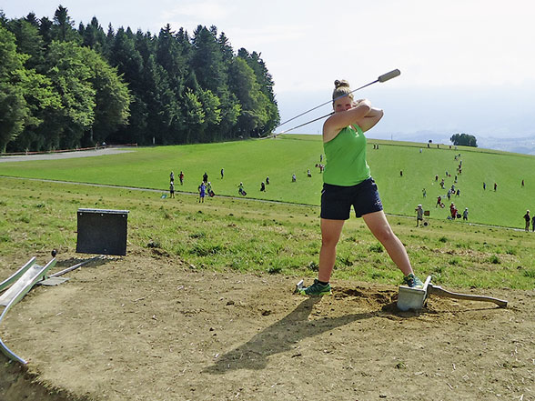 Tatjana Held (5. rang) a la concurrenza per la giuventetgna dal 2016 a Schlosswil-Gysenstein © Christian Guggisberg/Eidgenössischer Hornusserverband
