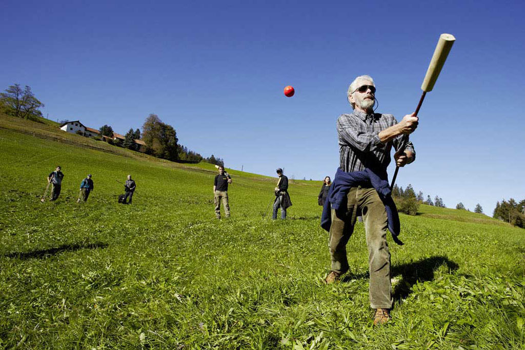 Mazza cula: La «cula» vegn pitgada cun la «mazza» © Mathias Kunfermann/demateo AG, 2011
