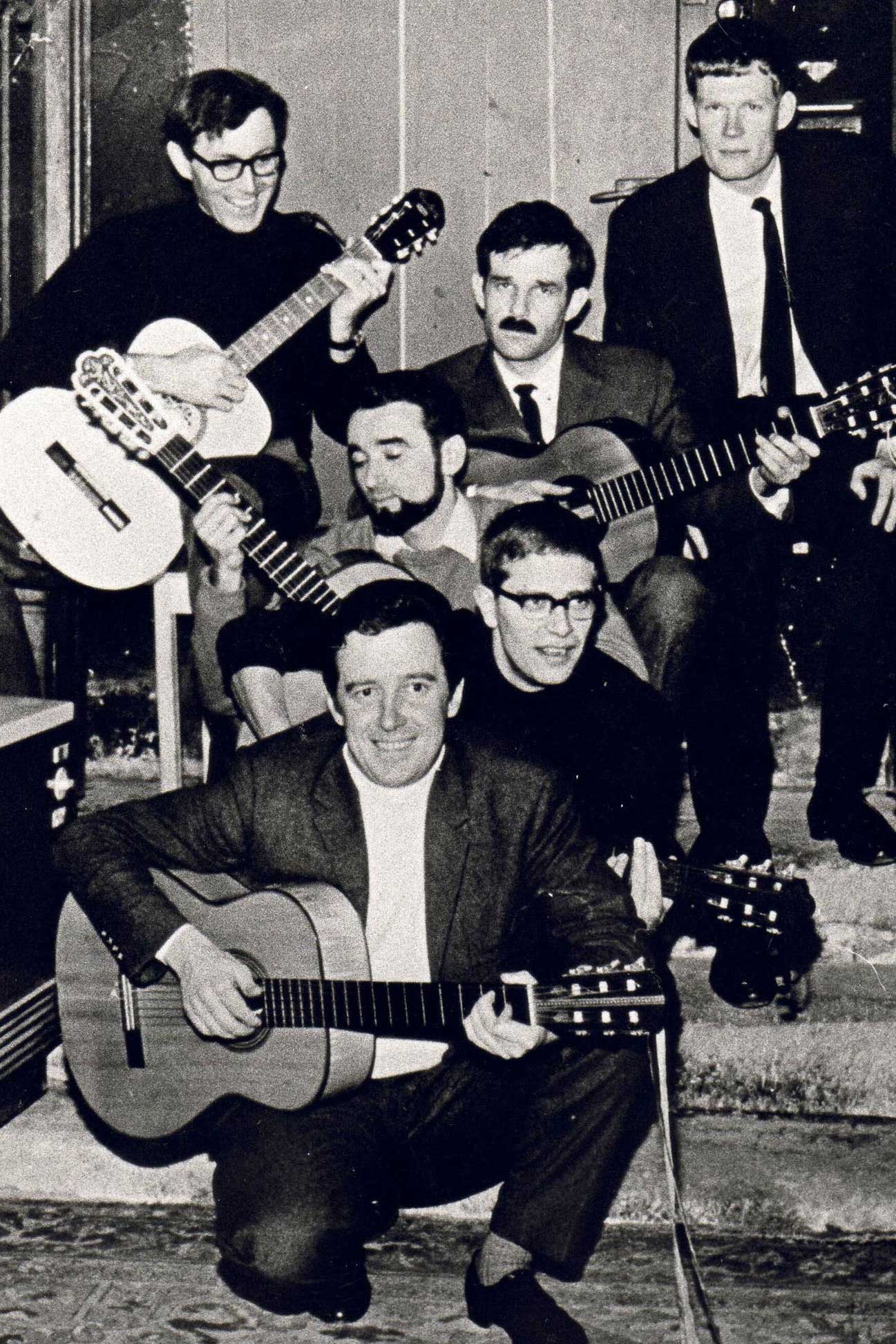 Tranter ils onns 1965 e 1971 ha Mani Matter dà ses concerts en il program dals trubadurs bernais © Ruedi Krebs