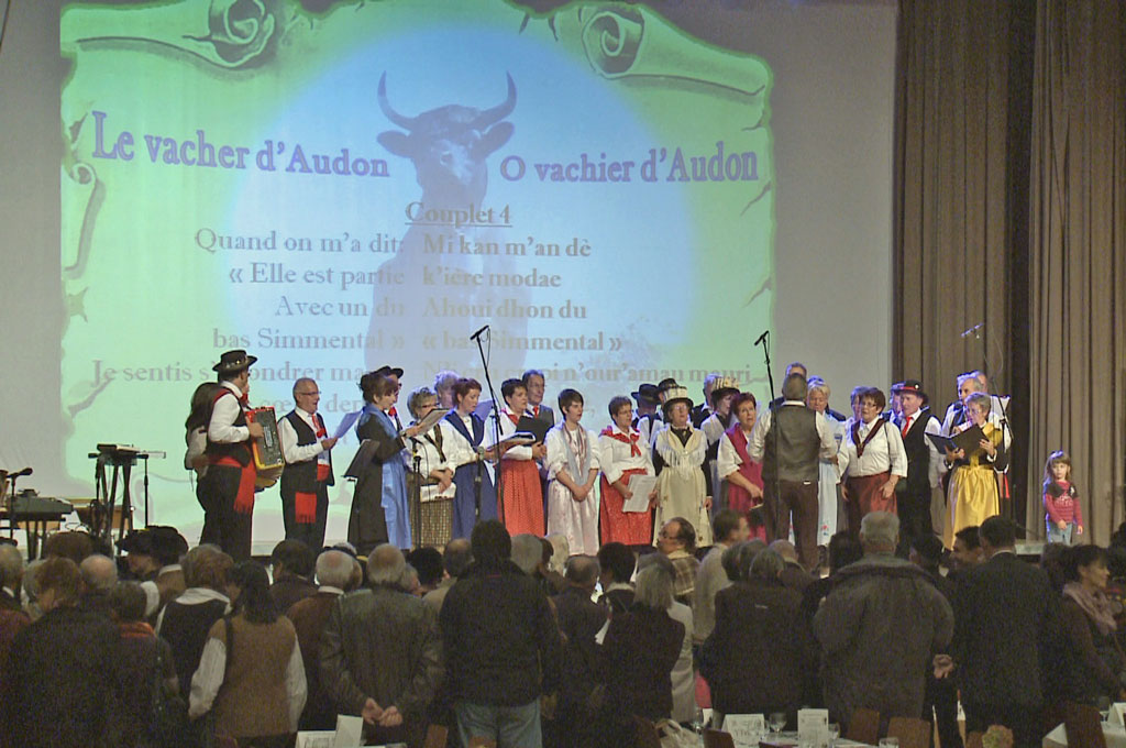 Conthey, Festa chantunala dal patua, ils 6 da november 2010: chanzun dialectala interpretada da La Cobva © Médiathèque Valais, Martigny