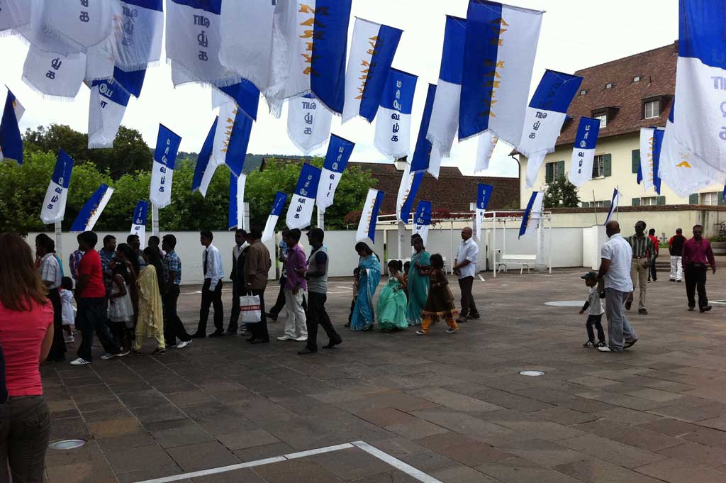 Tamils da tut las parts da la Svizra pelegrineschan a Mariastein © Kira von Rickenbach, 2011