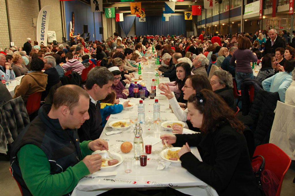Risot e liongias da portg en la tenda da festa da l'Espocentro © Massimo Pedrazzini