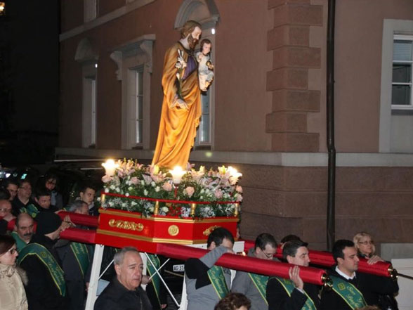 Processiun cun San Giuseppe tras la citad veglia da Laufenburg, 2015 © Antonio Lo Pumo