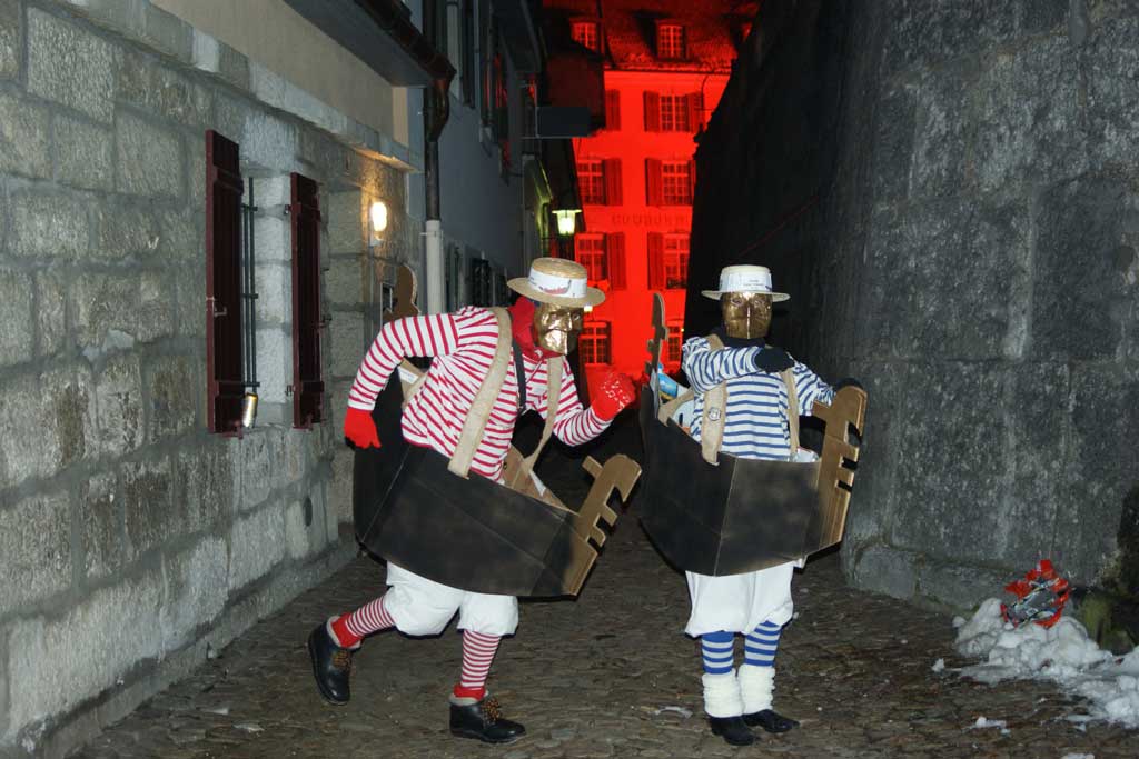 Dus «gondoliers» tematiseschan la veglia sutgera dal Weissenstein © André Kilchenmann