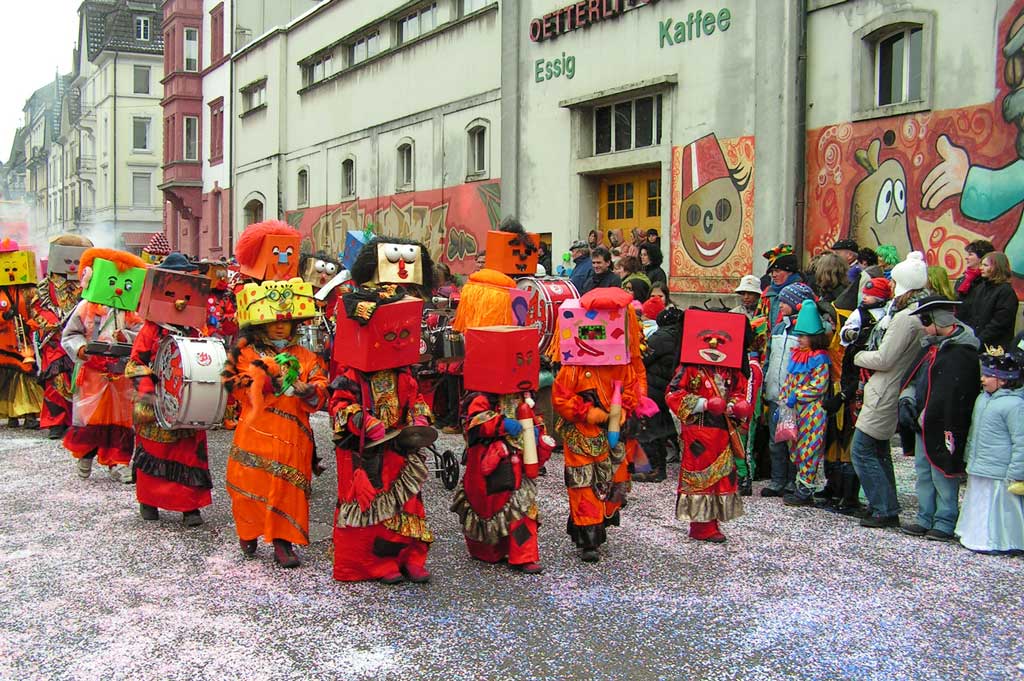 La gruppa «11i-Schränzer» è l'unica musica da tschaiver d'uffants da la citad da Soloturn © André Kilchenmann, 2006